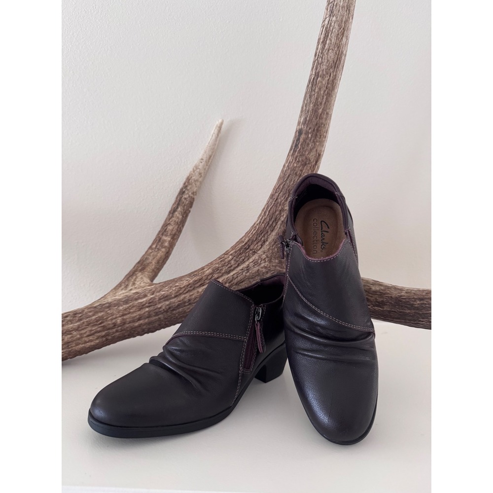 Clarks Burgundy Plum Leather Ruched Side Zip Block Heel Shooties 6M NWOB